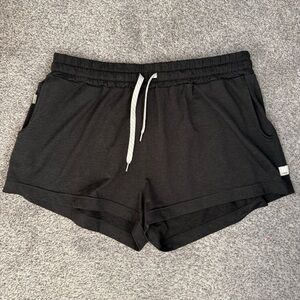 Vuori Halo Performance Short 2.0